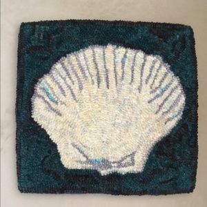 Scallop shell trivet